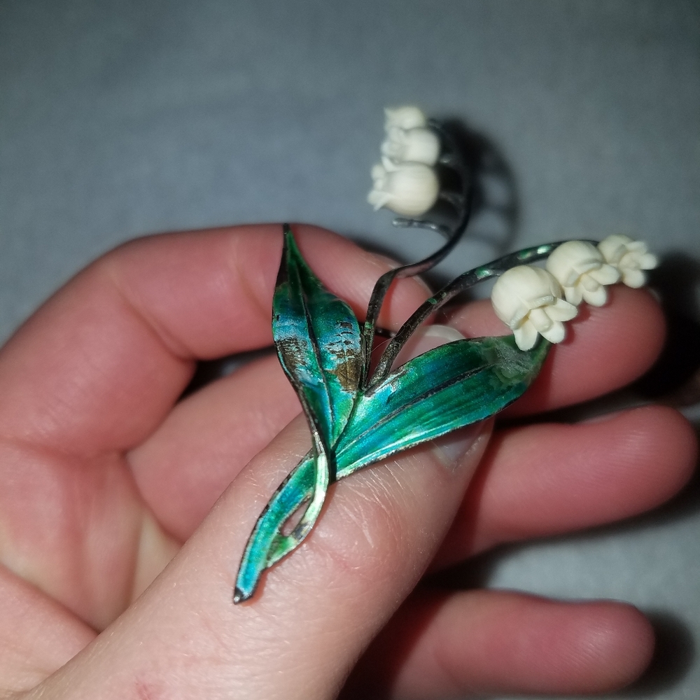 Rustic Flower Brooch - Picture 3 of 3